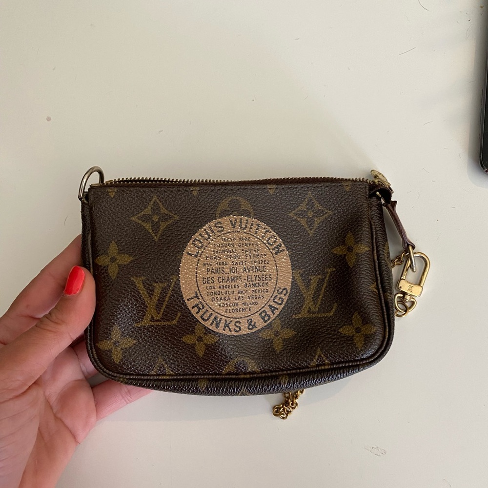 LV Limited Edition  LOUIS VUITTON T&B MINI POCHETTE POUCH